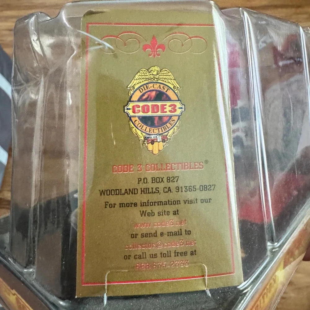 Code 3 Collectibles‎ Ferrara Inferno Fire Engine Limited Edition Die-Cast 1/64